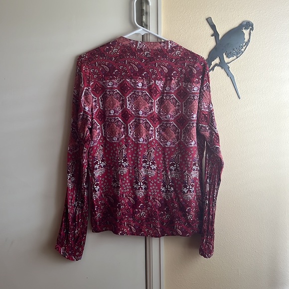 Long Sleeved Prana Shirt (L) - Picture 3 of 3